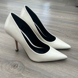 Off white Marc Fish Pumps